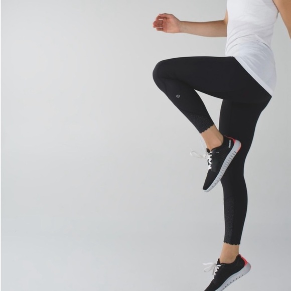 Lululemon black tight stuff tight legging size 6​​​ - Picture 2 of 13